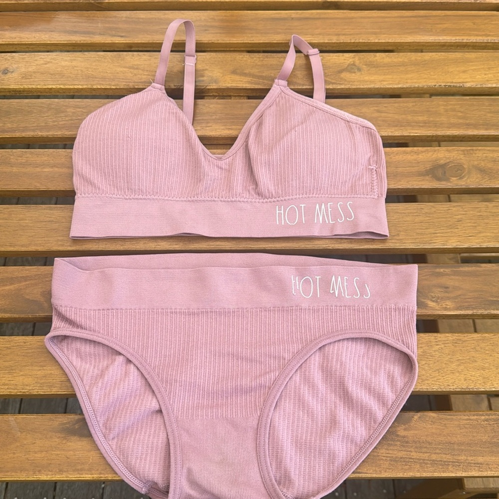 RAE DUNN bralette/briefs set. S/P adj straps, removable pads. 10% spx. Pink. GUC